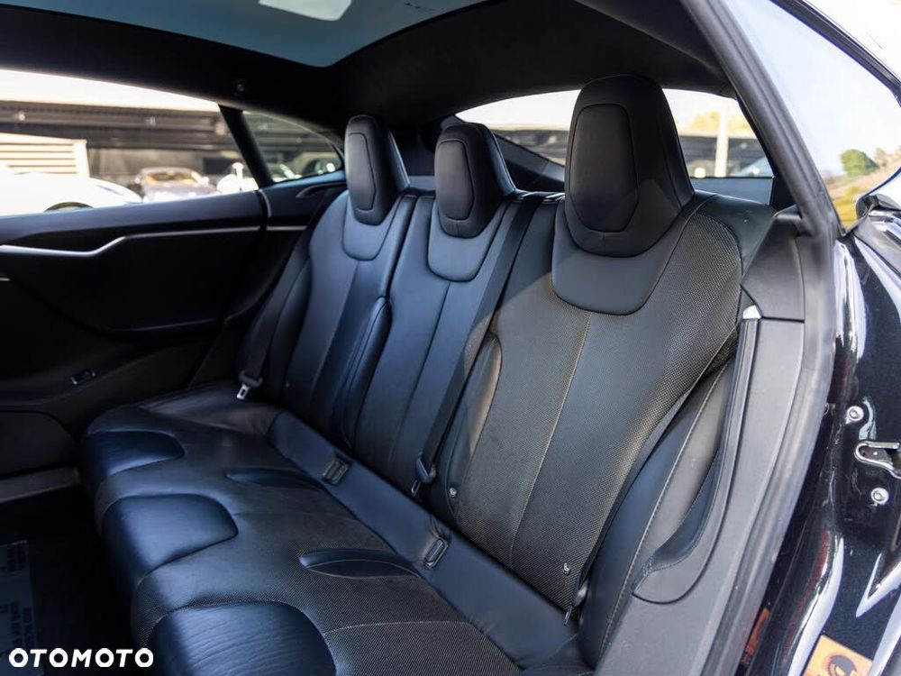 Tesla Model S - 13
