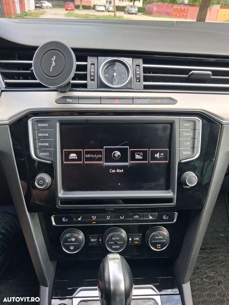 Volkswagen Passat - 12