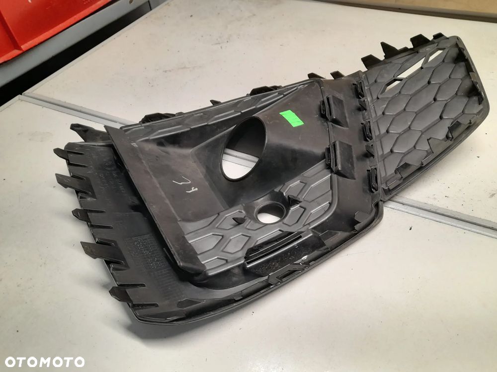 AUDI A5 S5 B9 LIFT S LINE KRATKA ZAŚLEPKA ZDERZAKA PRAWA 8W6807682T - 7