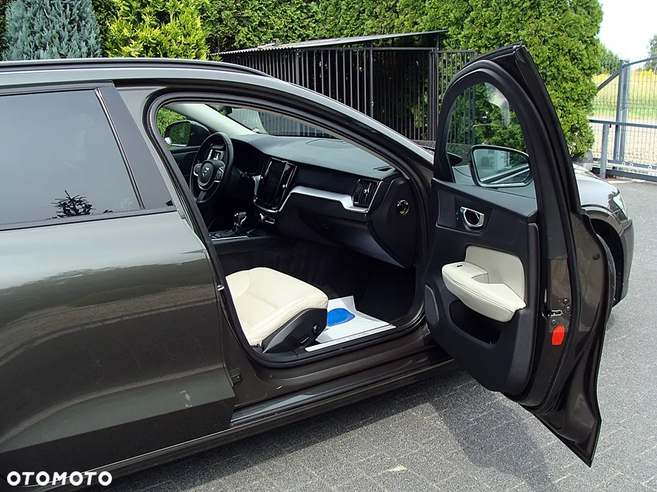 Volvo V60 D3 Momentum Pro - 13