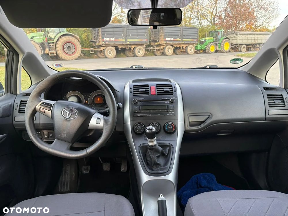 Toyota Auris 1.4 D-4D 2010 - 4