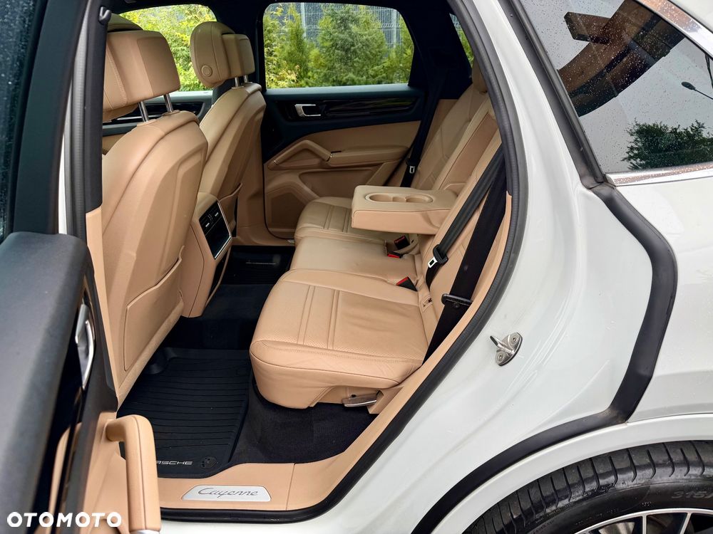 Porsche Cayenne Standard - 37