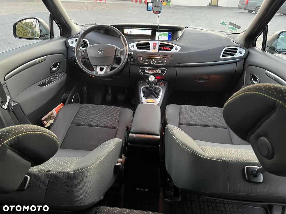 Renault Scenic - 11