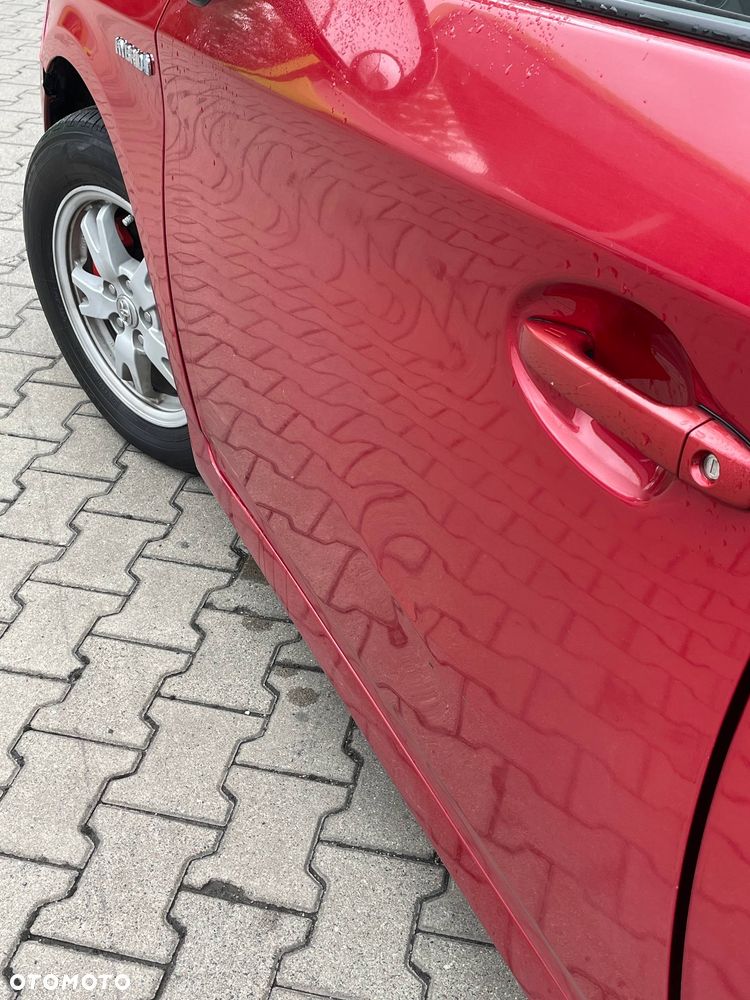 Toyota Prius (Hybrid) - 5