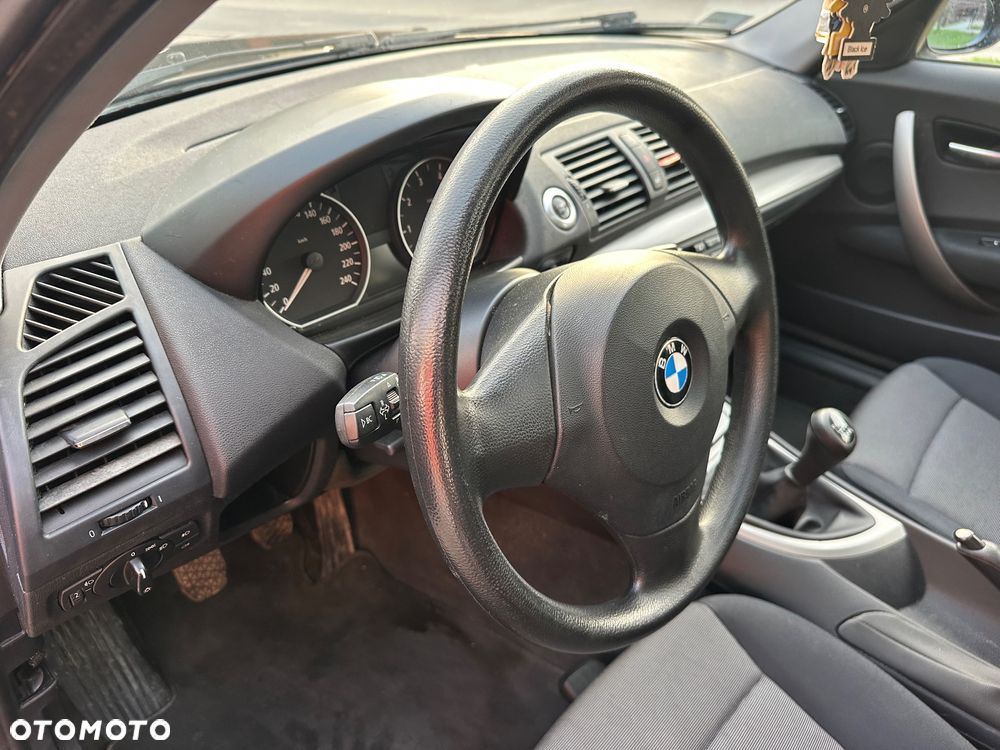 BMW Seria 1 - 24