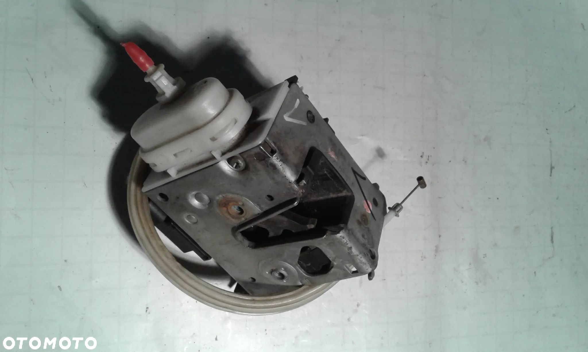 Zamek drzwi lewy przód Audi A4 B5 8D1837015F - 1