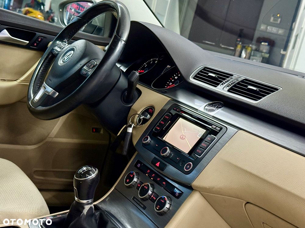 Volkswagen Passat 1.4 TSI R-Line Edition Plus - 7