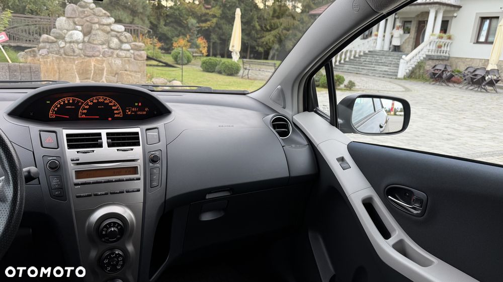 Toyota Yaris 1.33 VVT-i Life - 28