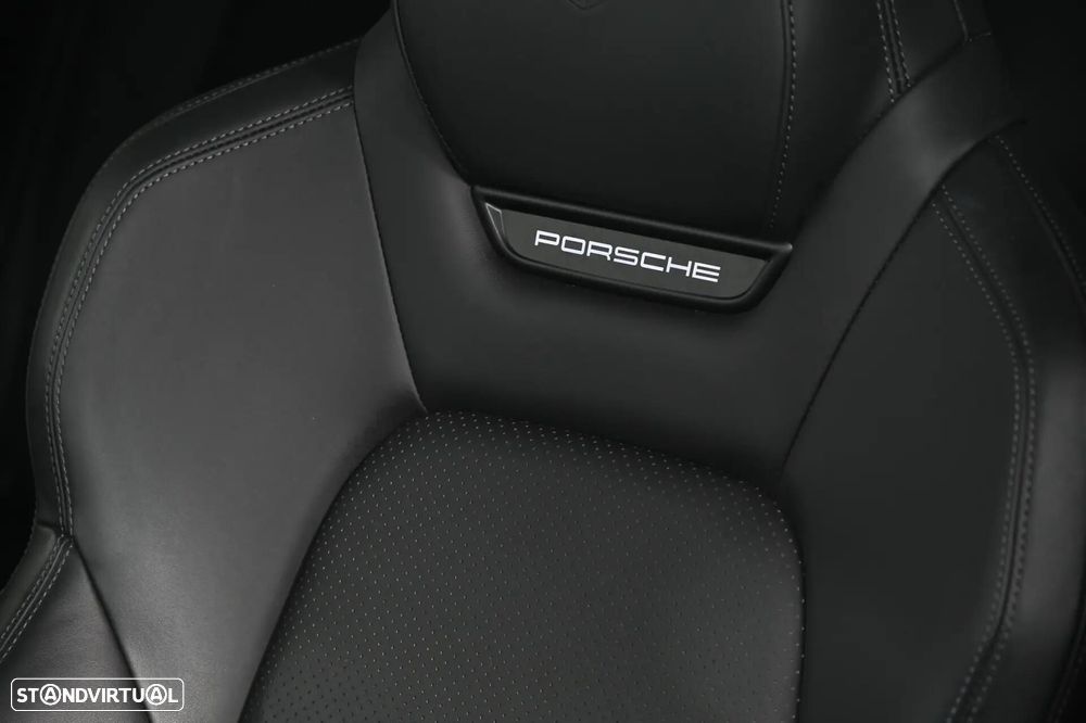 Porsche Macan Electric 4 - 23