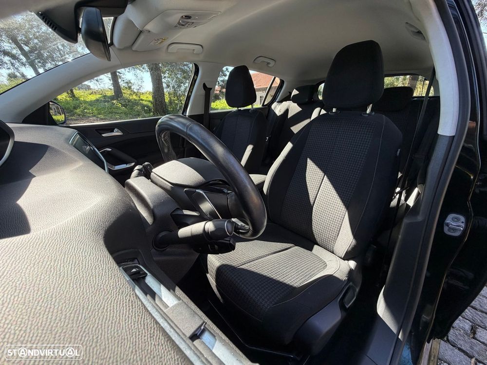 Peugeot 308 1.2 PureTech Allure EAT8 - 20