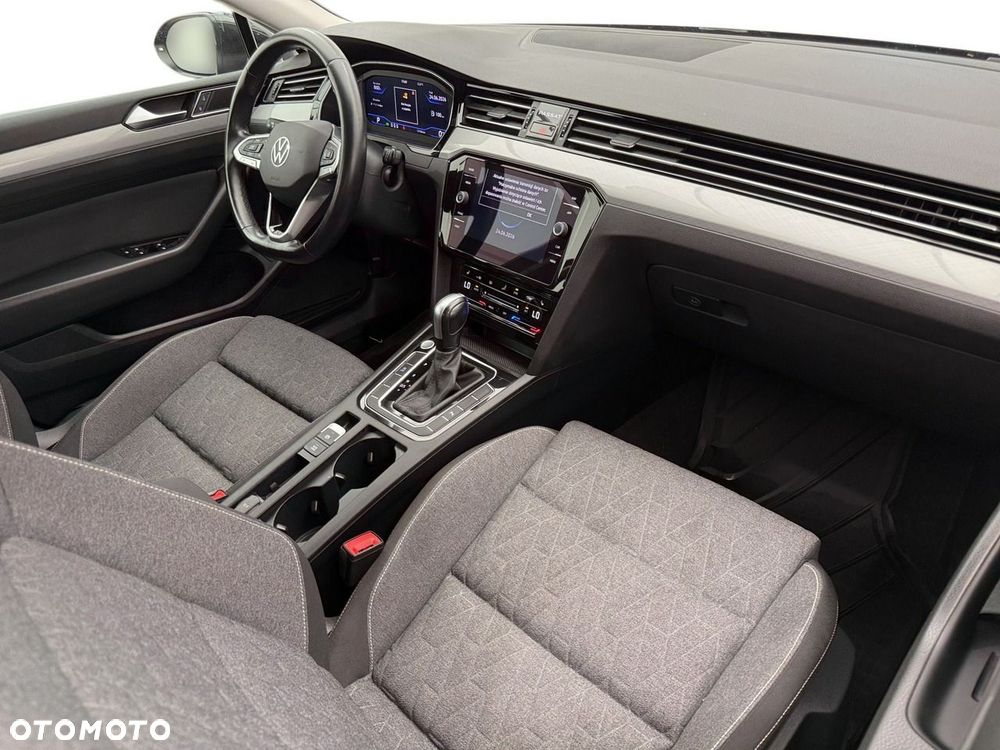 Volkswagen Passat - 15