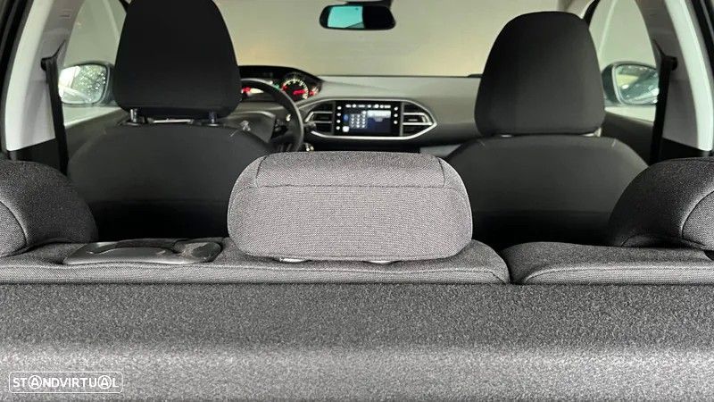 Peugeot 308 1.6 BlueHDi Allure EAT6 - 23