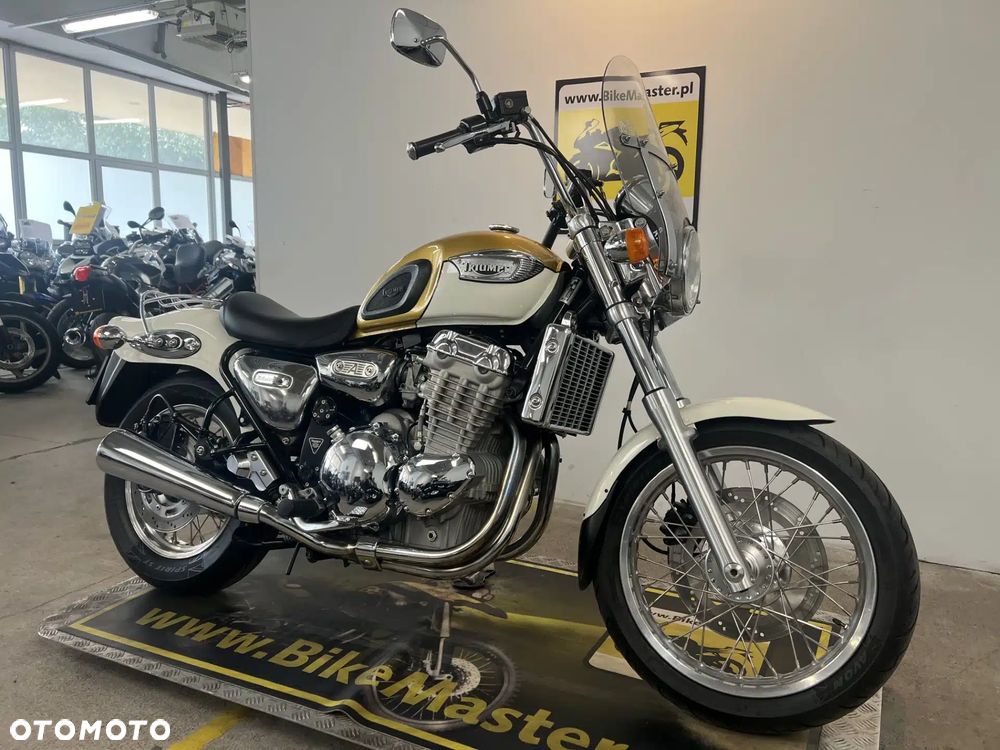 Triumph Adventurer - 3