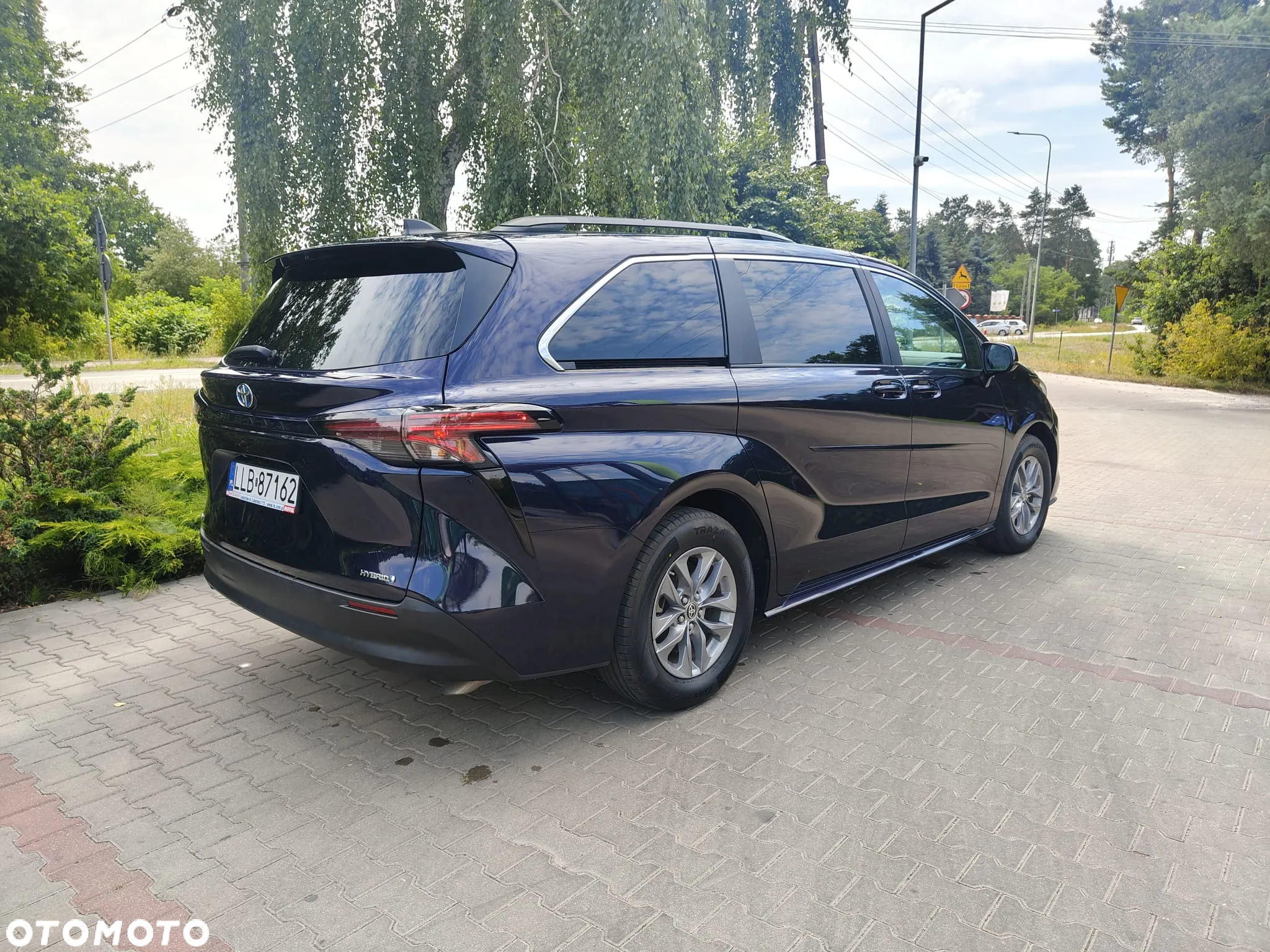Toyota Sienna - 4