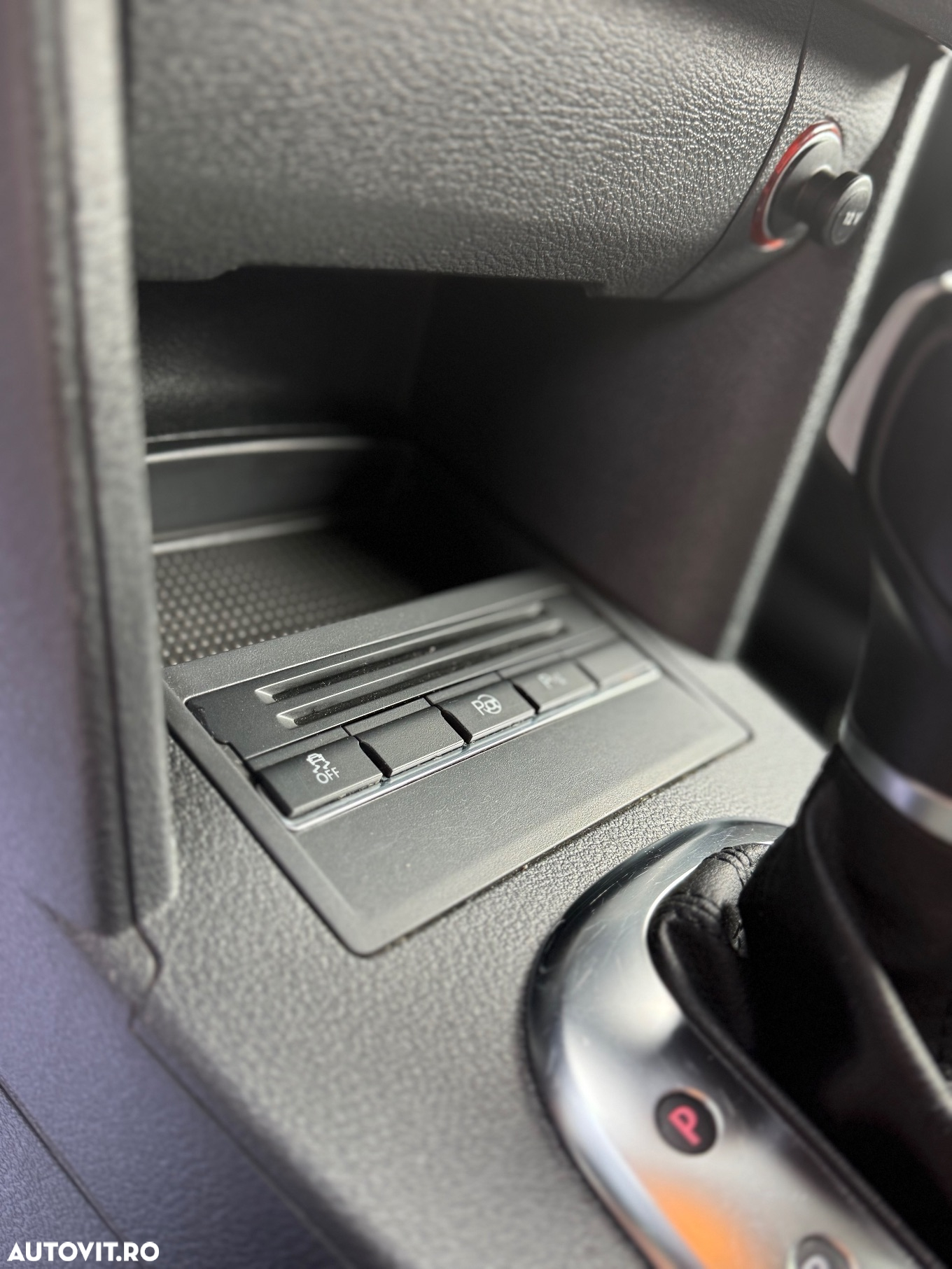 Volkswagen Touran 1.6 TDI DSG Highline - 32