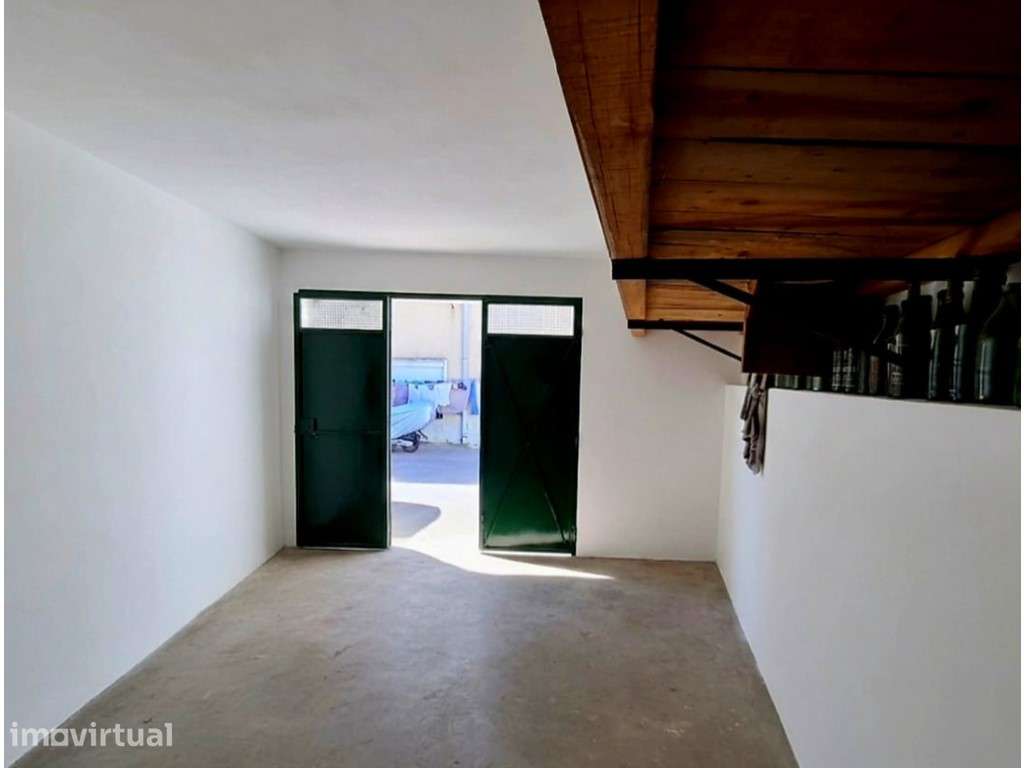 Garagem com Agua e Luz ao Choupal - Santarém - Grande imagem: 2/8