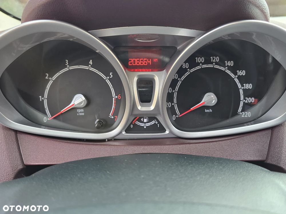 Ford Fiesta 1.4 Titanium - 15