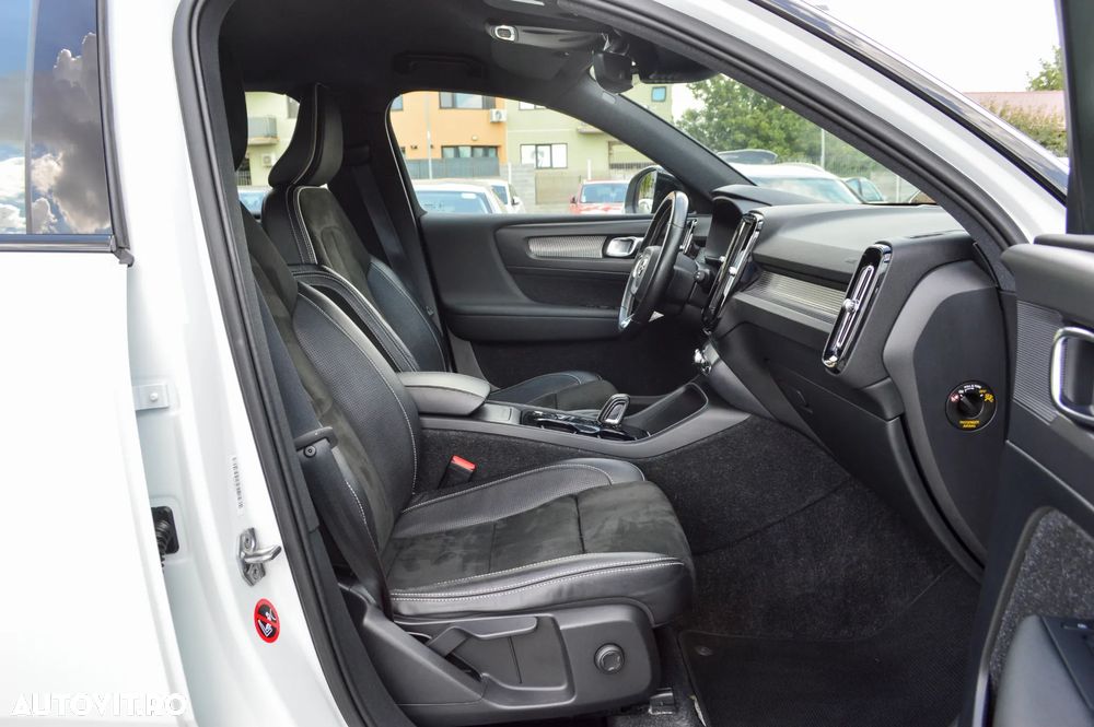 Volvo XC 40 D4 AWD R-Design - 12