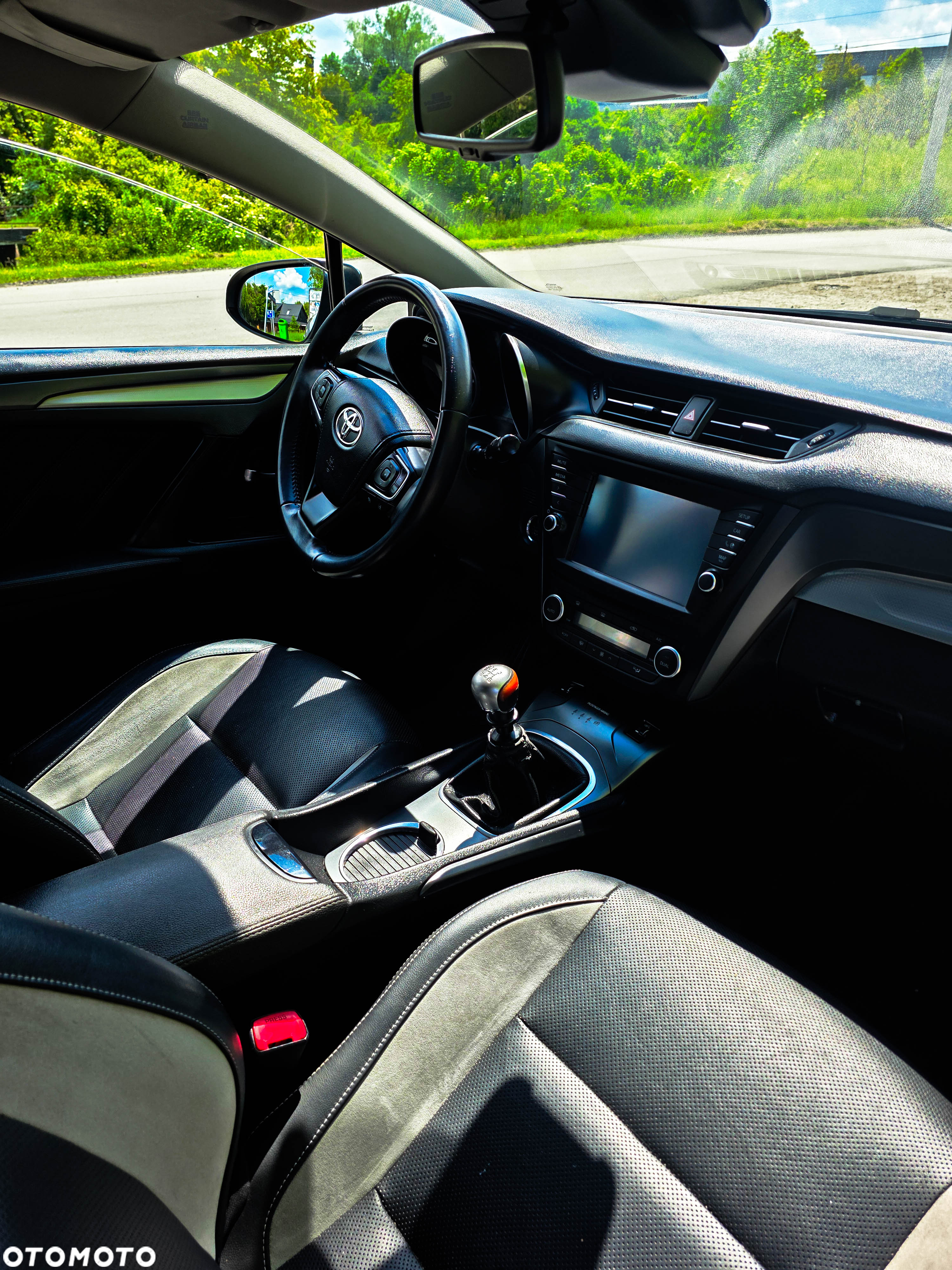 Toyota Avensis 2.0 D-4D Premium - 6