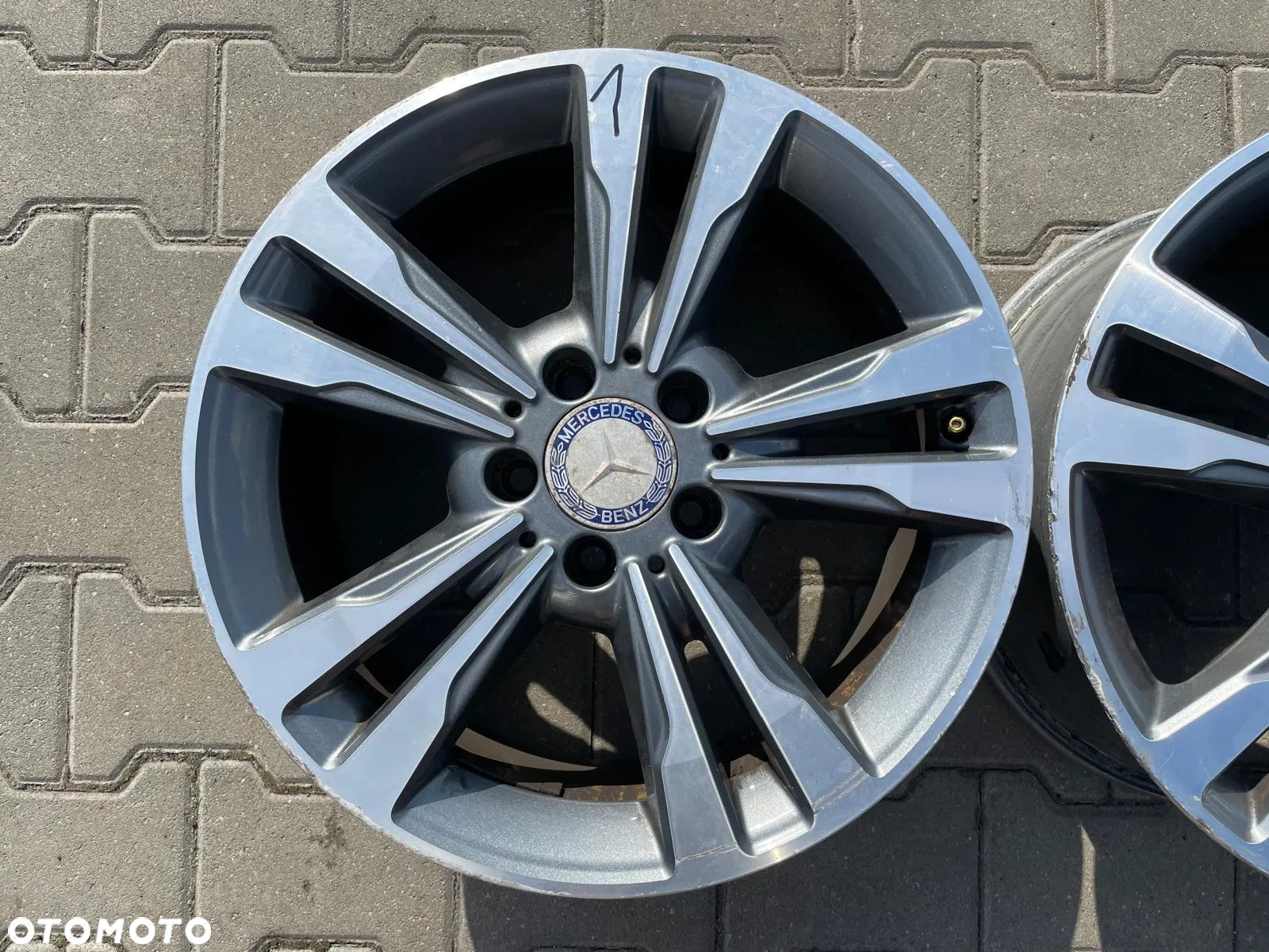 MERCEDES E W212 ALU FELGA 17x7.5J ET45 5x112 A2074010600 - 2