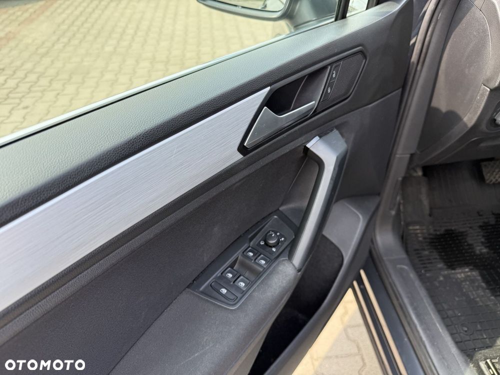 Volkswagen Tiguan - 10