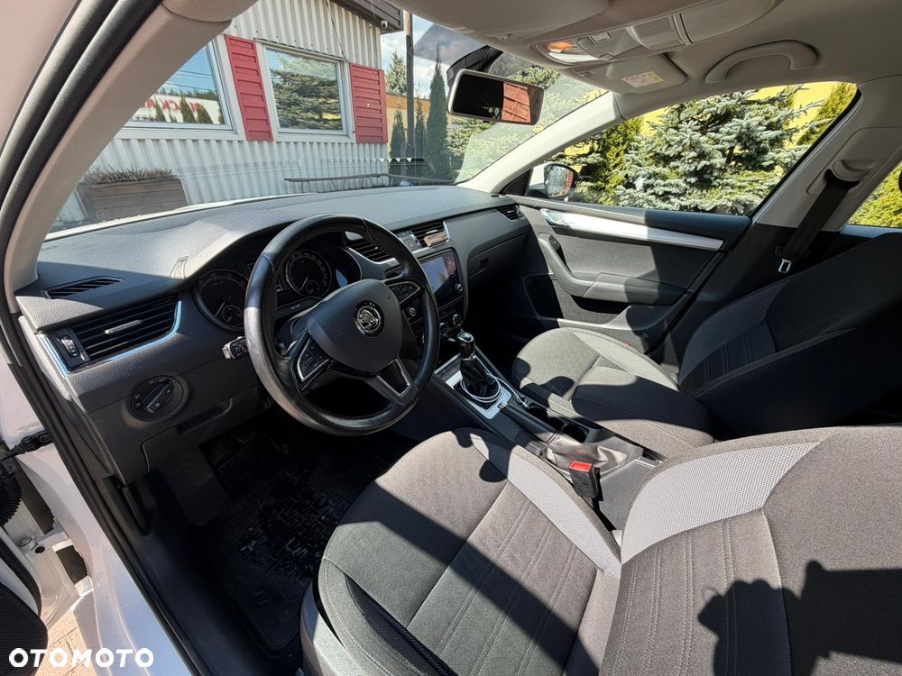 Skoda Octavia 1.4 TSI Ambition - 10