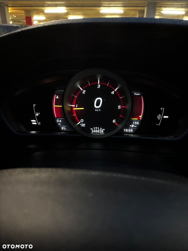 Volvo V40 D2 RDesign - 13