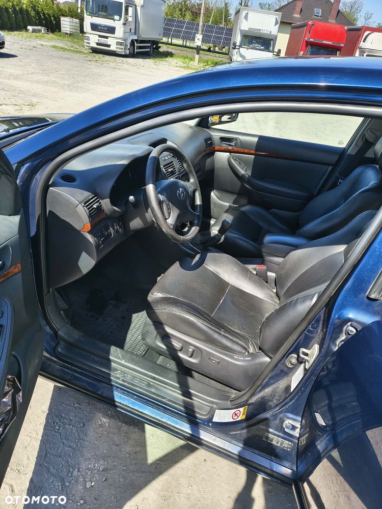 Toyota Avensis - 3