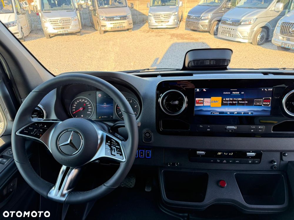 Mercedes-Benz Sprinter 519 - 22