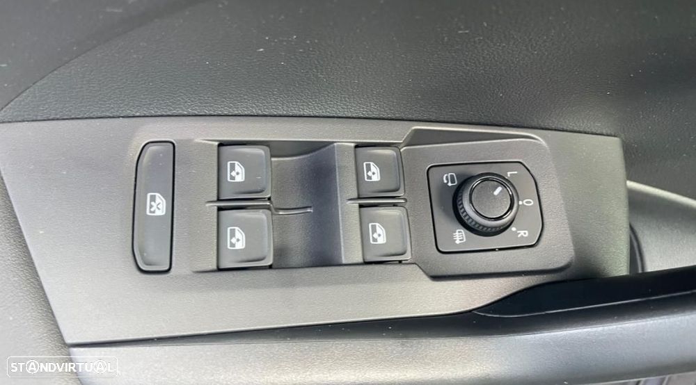 VW T-Cross 1.0 TSI Urban DSG - 12