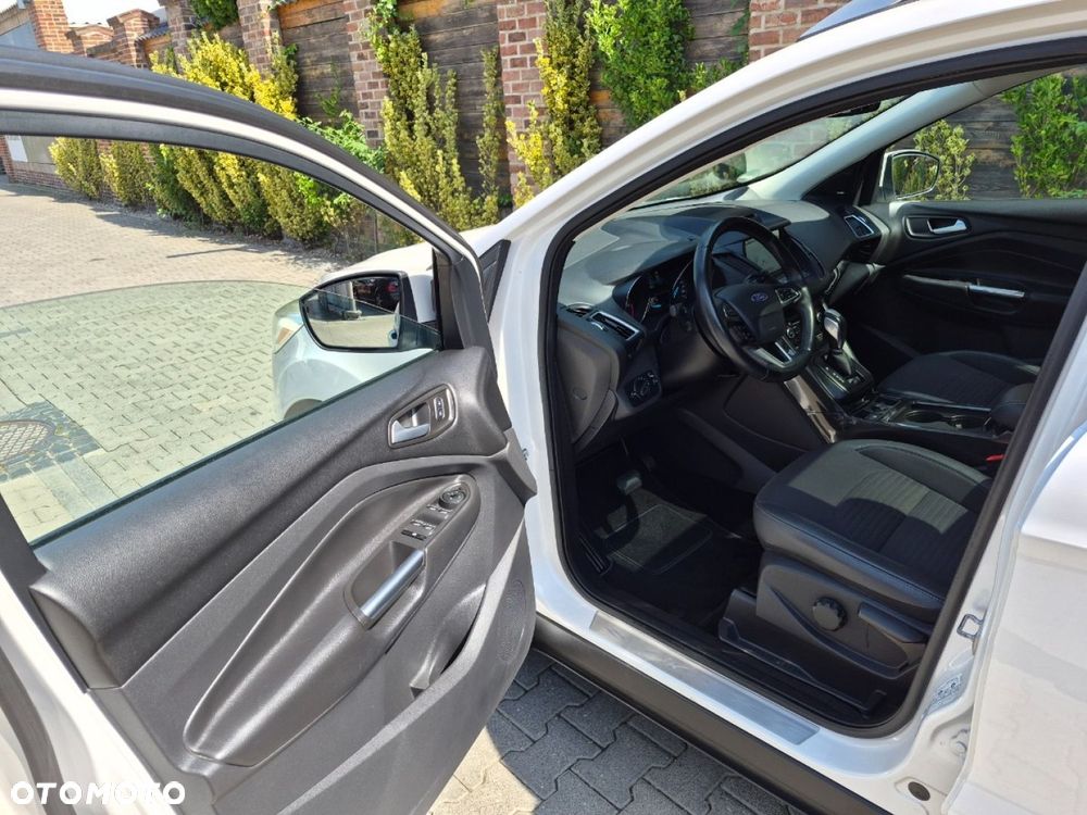 Ford Kuga - 32