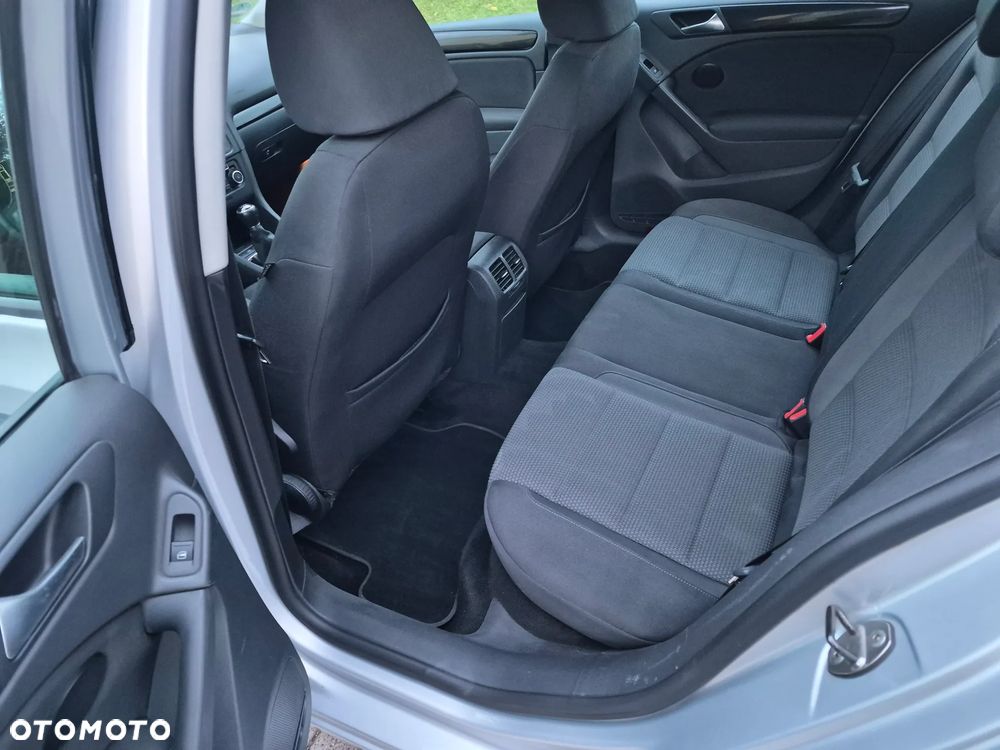 Volkswagen Golf - 8