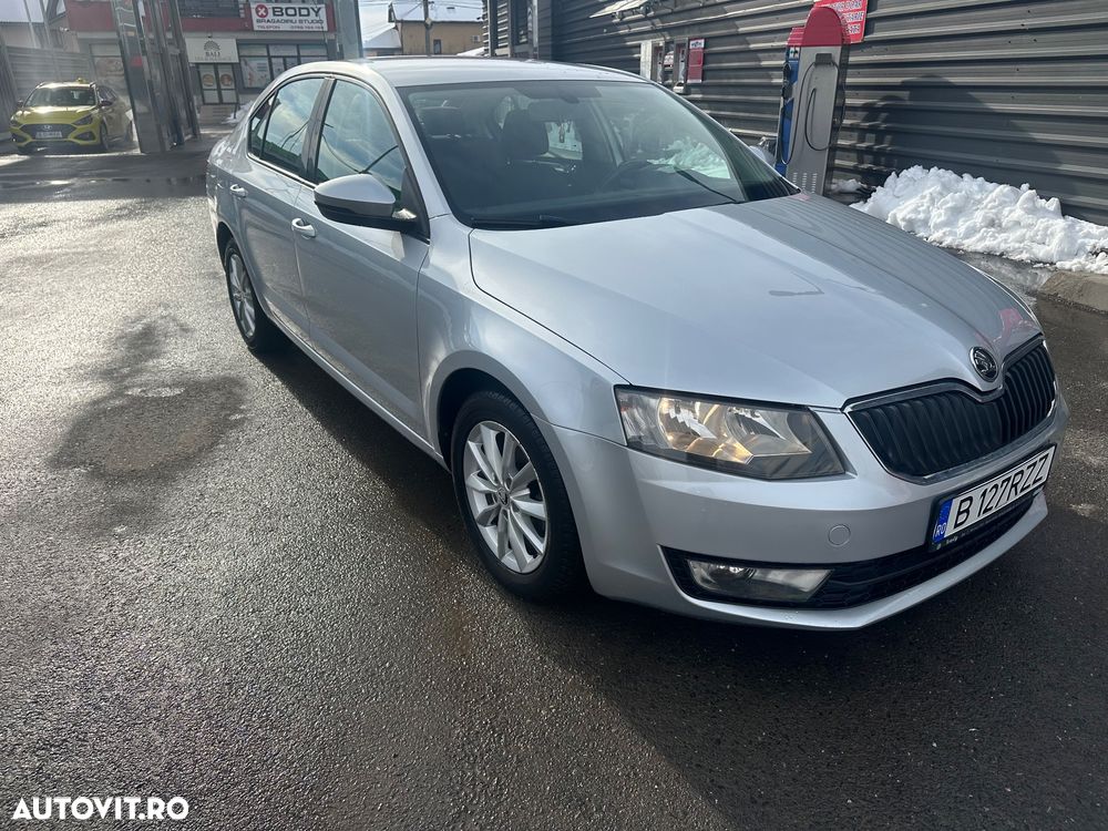 Skoda Octavia 1.6 TDI AMBITION DSG - 2