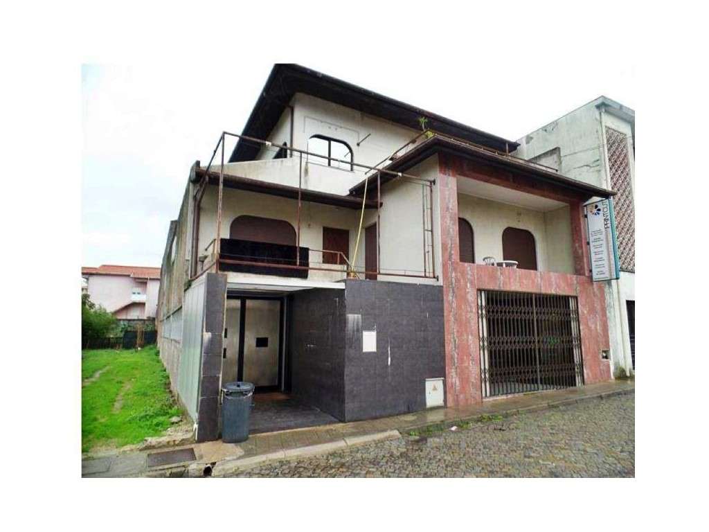 2 habitações T3 e 2 espaços comerciais - Grande imagem: 2/22