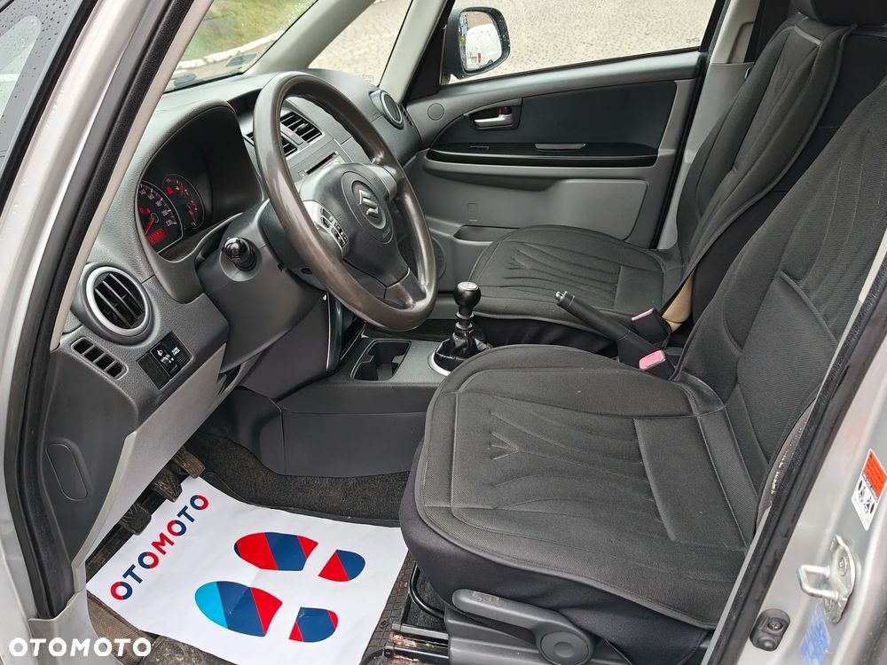 Suzuki SX4 - 10