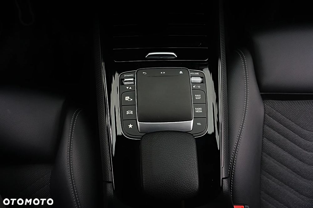 Mercedes-Benz GLB 200 7G-DCT - 26
