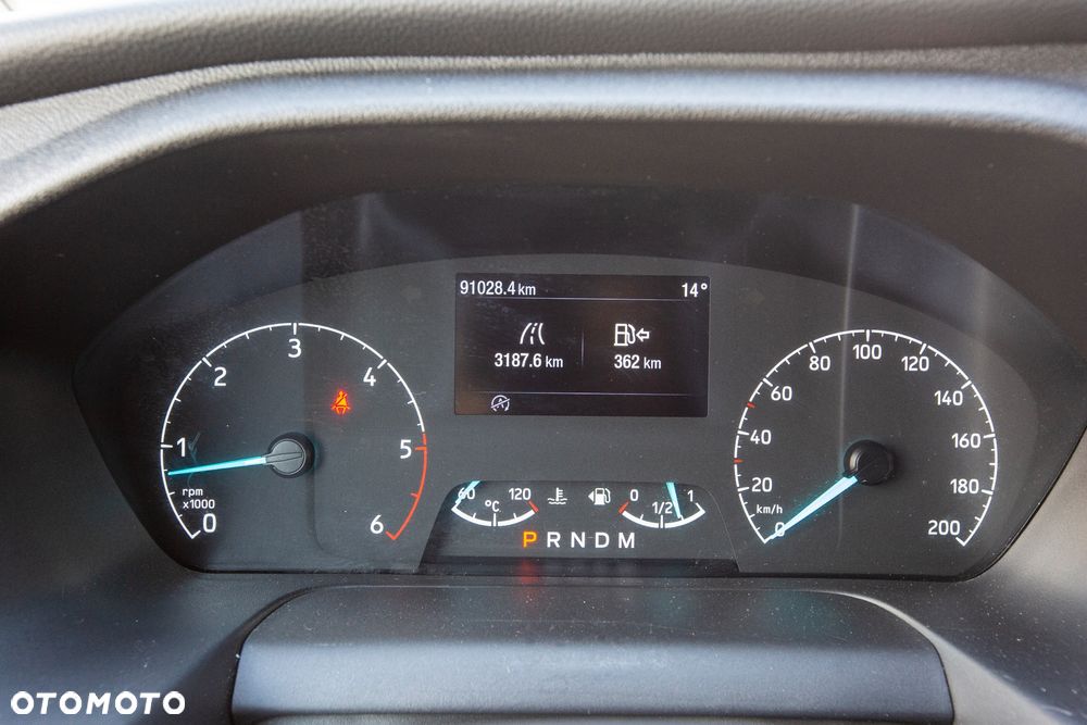 Ford Tourneo Custom - 20