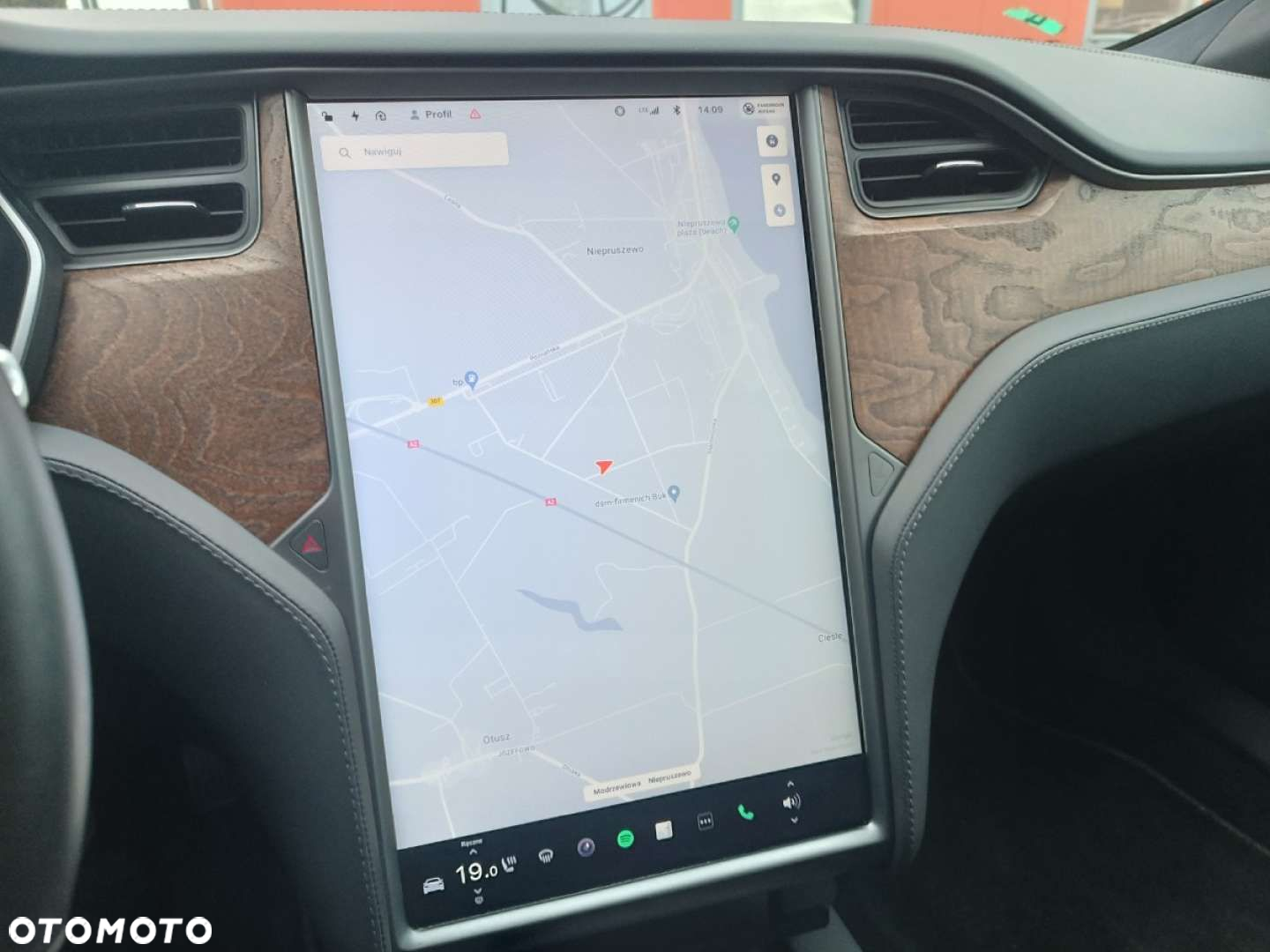 Tesla Model S - 26