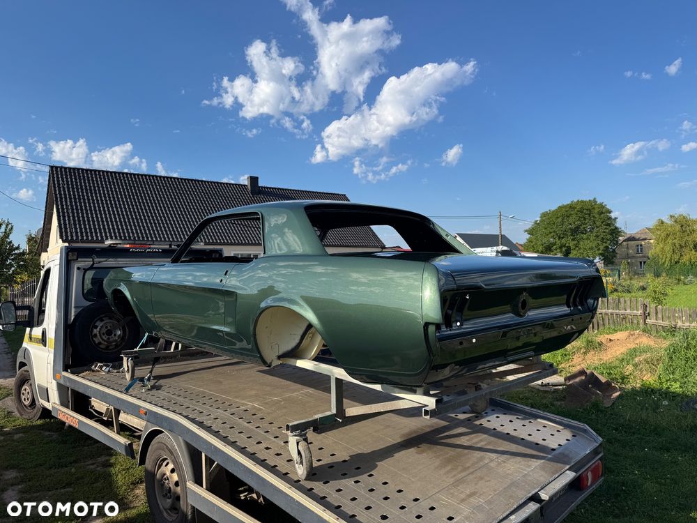 Ford Mustang - 4
