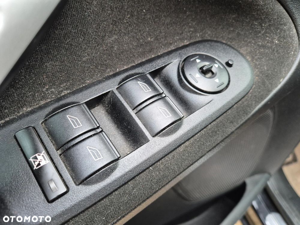 Ford S-Max 2.0 TDCi Titanium - 23