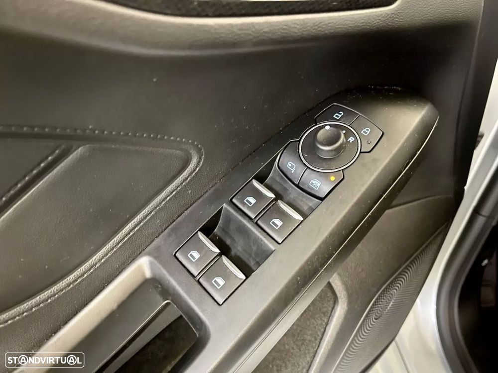 Ford Focus SW 1.5 TDCi EcoBlue ST-Line - 32
