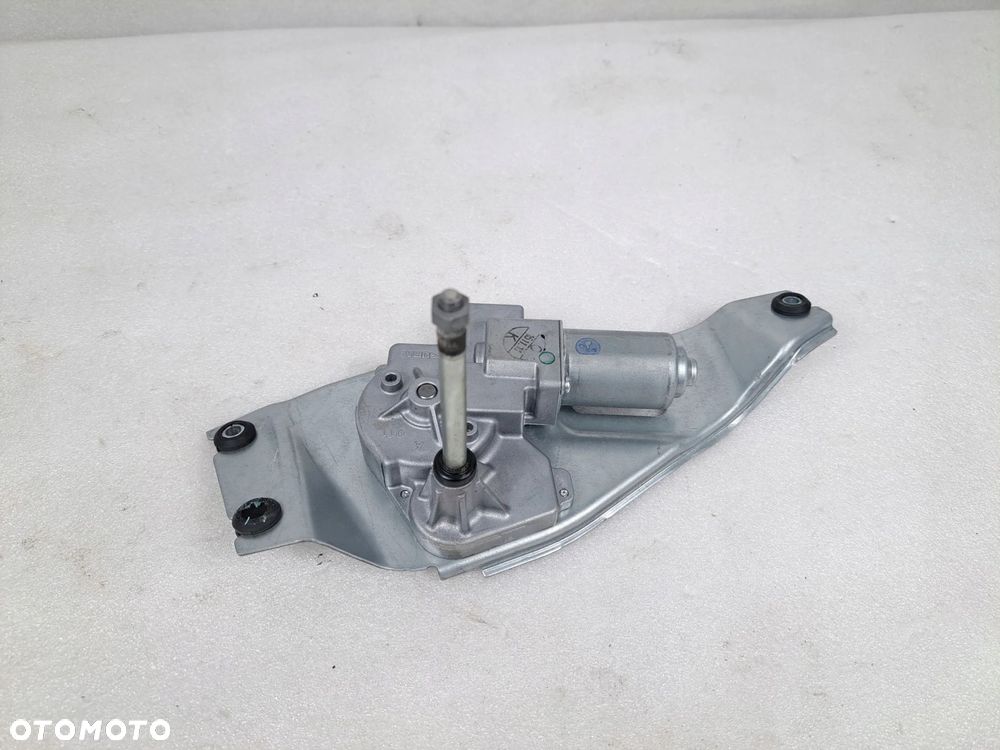 BMW 2 F46 SILNICZEK WYCIERACZKI KLAPY TYŁ - 1
