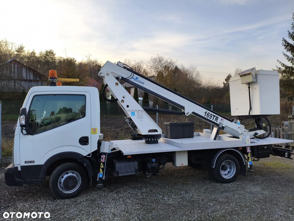 Nissan Cabstar NT400 35.13 - 9
