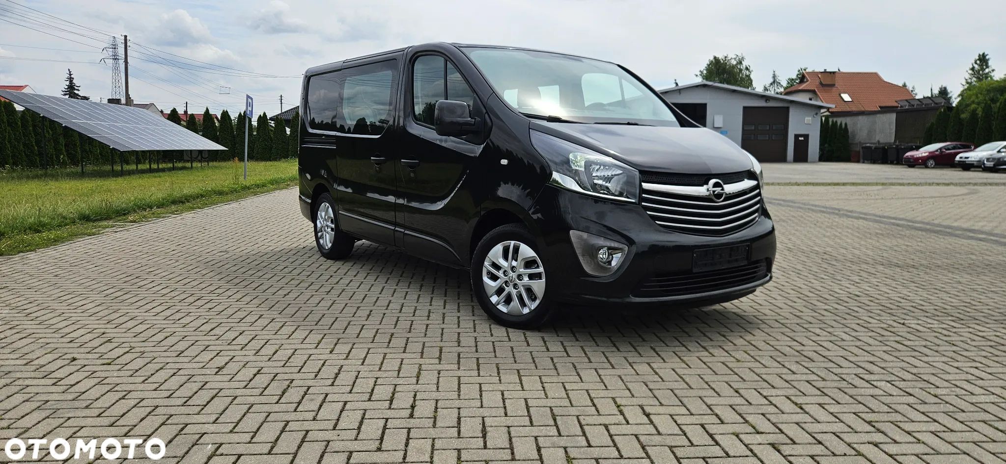 Opel Vivaro - 1