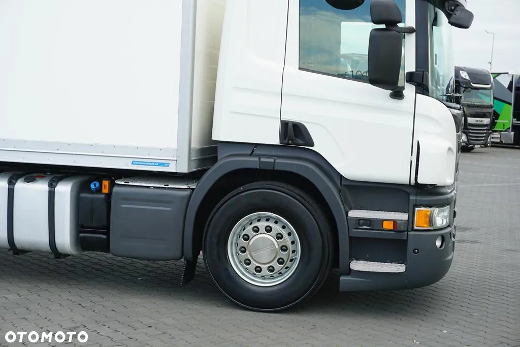 Scania P 320 / EURO 6 / KONTENER + WINDA / 22 PALETY / OŚ SKRĘTNA - 18