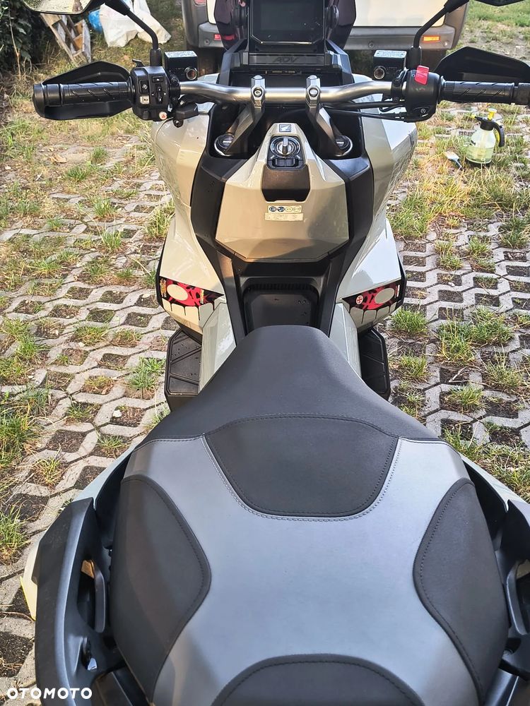 Honda ADV350 - 6