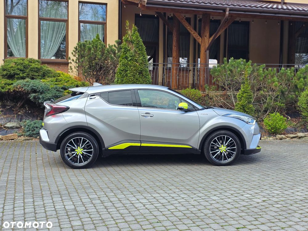 Toyota C-HR 1.8 Hybrid Neon Lime powered by JBL - 37