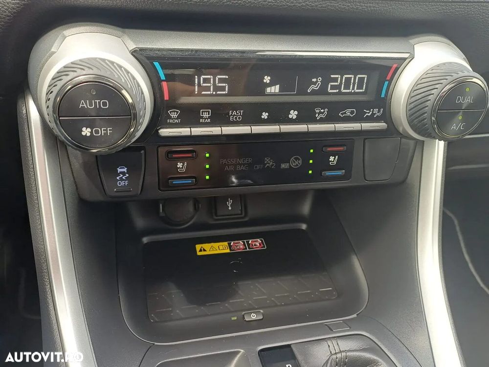 Toyota RAV4 2.5 VVT-iE 4x4 Luxury Premium - 24