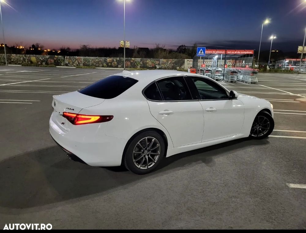 Alfa Romeo Giulia - 6