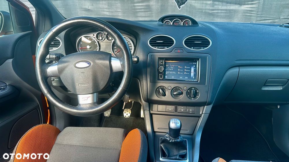 Ford Focus 2.5 ST - 21